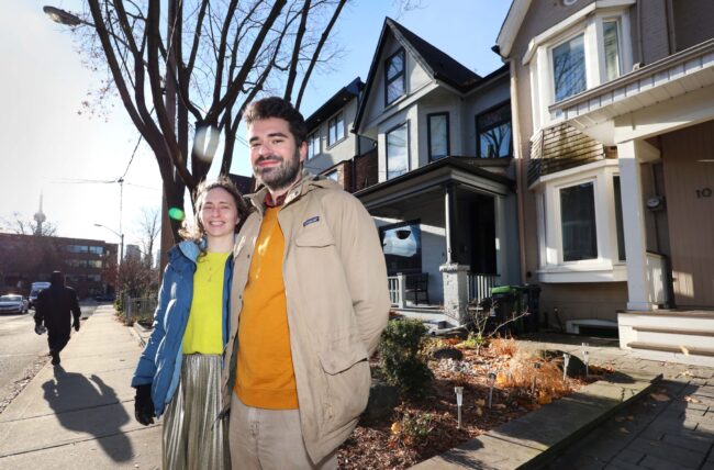 Eyes on the street: Harnessing Street View images to ‘peer into’ structures 